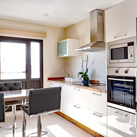 Comfortable House In With Free Parking