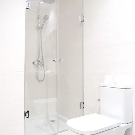 Comfortable House In With Free Parking Дом отдыха