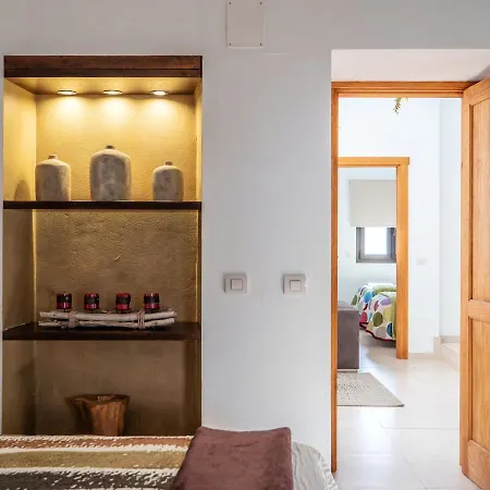 Comfortable House In With Free Parking