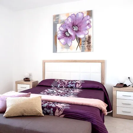 Дом отдыха Comfortable House In With Free Parking *
