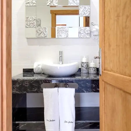 Holiday home Comfortable House In With Free Parking Tias