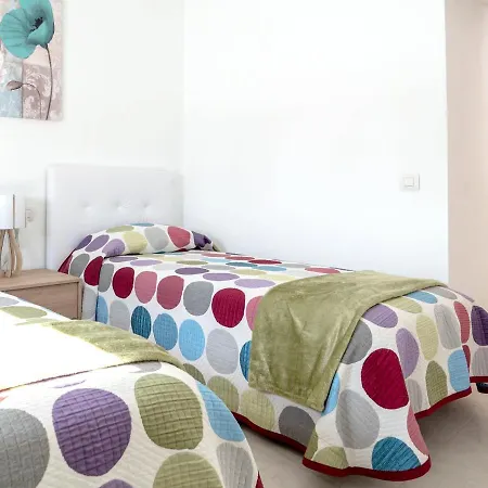 Holiday home Comfortable House In With Free Parking *