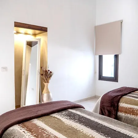 Comfortable House In With Free Parking Дом отдыха